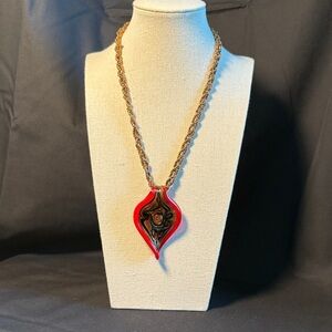 Elegant Red and Gold Pendant Necklace